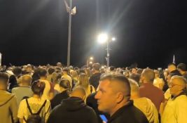 VIDEO Protesti uporedo sa SNS skupovima: Podrška Nikolini u Obrenovcu, u Vrbasu održan 