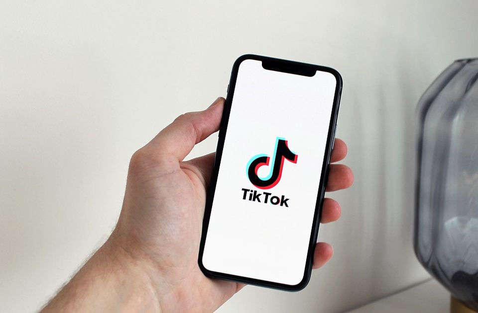 TikTok mora da plati pet miliona evra zbog kršenja privatnosti