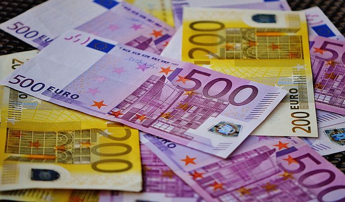 U bankama 378 štediša čuva 450 miliona evra