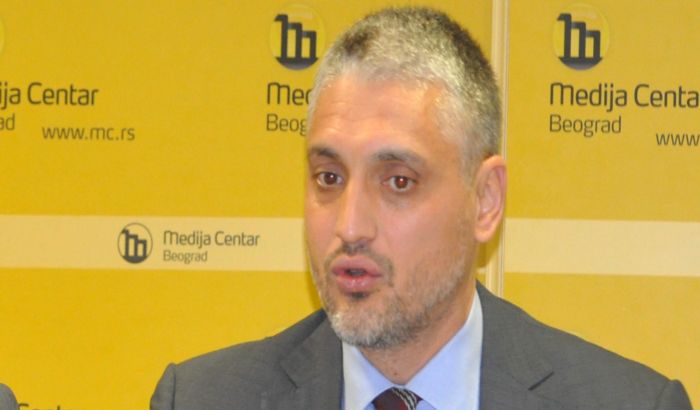 UNS: Jovanović da se izvini novinarima 