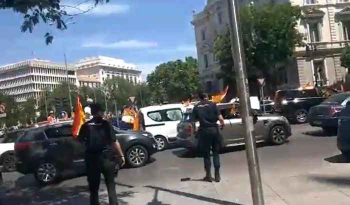 VIDEO: Protest u automobilima u Madridu zbog reakcije vlasti na epidemiju