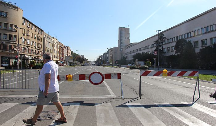 FOTO: Bulevar Mihajla Pupina kod Banovine zatvoren za saobraćaj