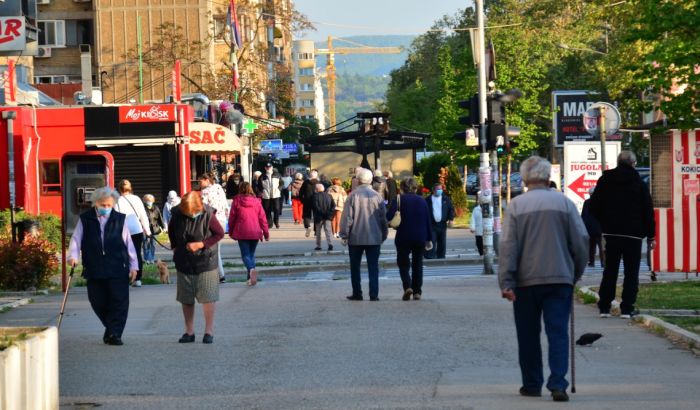 FOTO: Penzioneri "zavladali" novosadskim ulicama