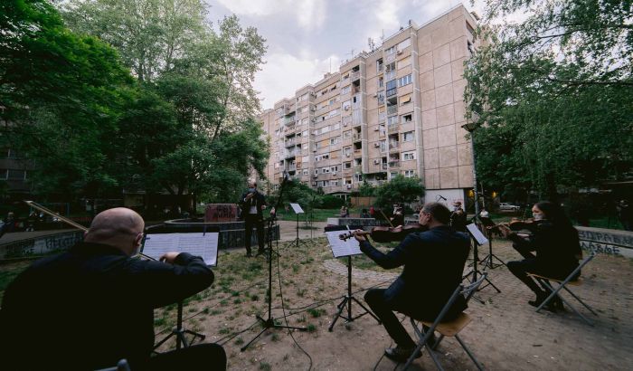 FOTO: Limanci aplauzima pozdravili naše muzičare, bis zbog "Bella ciao"