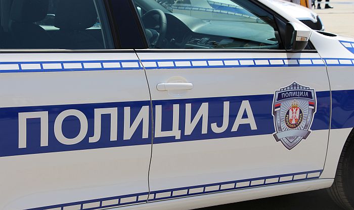 Novosadska policija uhapsila dvojicu nakon što su Holanđanki na auto-putu ukrali torbicu