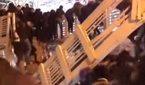 VIDEO: Srušio se drveni most u Moksvi, 13 osoba povređeno