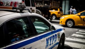 Uleteo automobilom u grupu pešaka u Njujorku, jedna osoba poginula