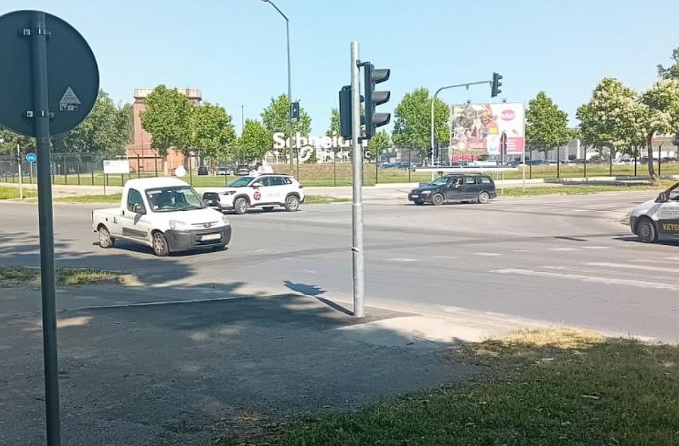 Konačno postavljen semafor na opasnoj raskrsnici u Industrijskoj zoni