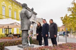 Pokrajinska delegacija položila vence povodom obeležavanja Dana prisajedinjenja Vojvodine 