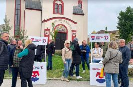 Vučić pozvao aktiviste SNS da se povuku sa Slavije, tvrdi da su ih studenti napali 