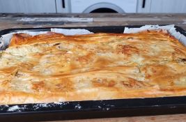 Teško da ćete joj odoleti: Pita sa sirom i šampinjonima