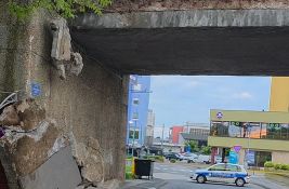 VIDEO: Dva tužilaštva istražuju rušenje dela mosta na Graničnom prelazu BIH Gradiška 