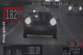 VIDEO: Totalno pijan i bez vozačke koja mu je oduzeta vozio 182 km/h na delu puta gde je ograničenje 80 km/h