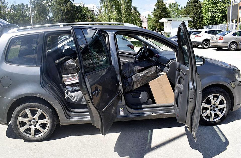 Žena uhapšena zbog šverca 767 boksova cigareta i oko 50 kilograma duvana