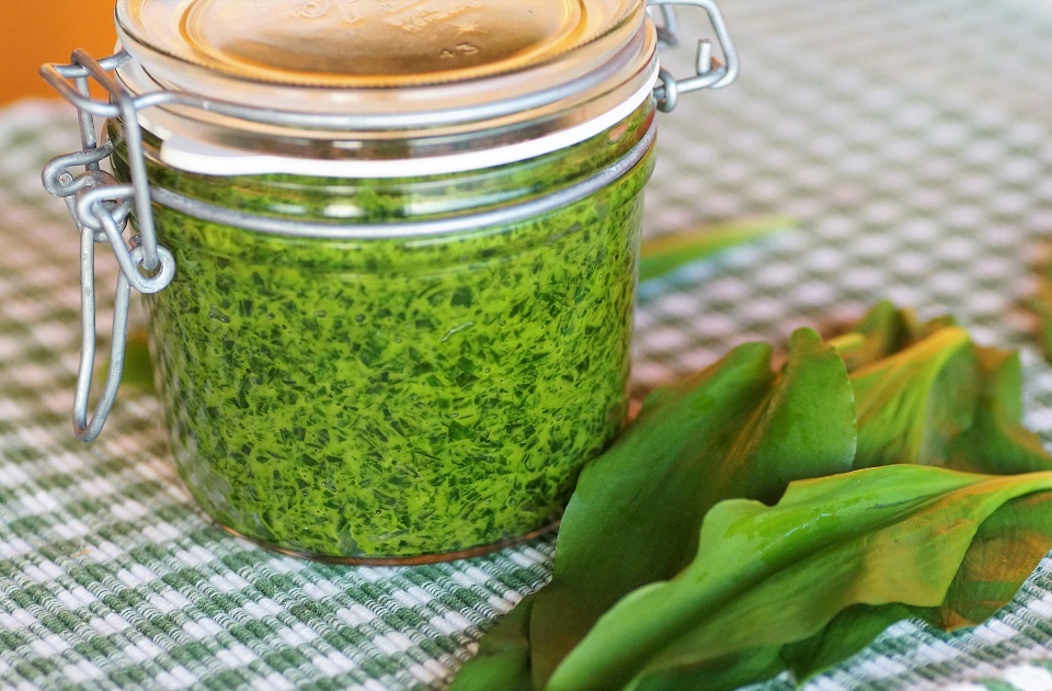 Kako da napravite domaći pesto: Jednostavan recept za savršen ukus