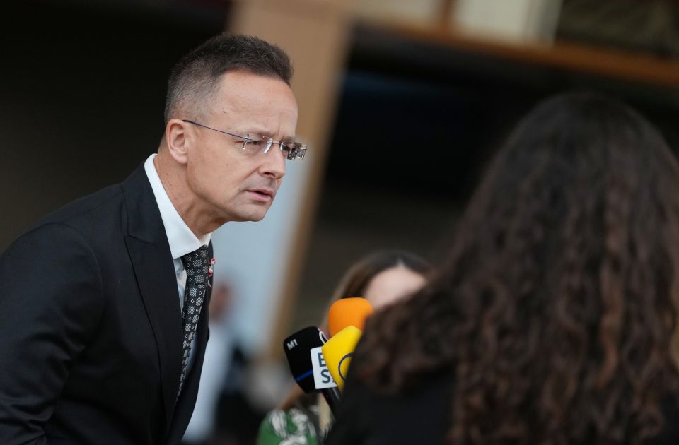 Sijarto: Prisluškivanje mog telefona je skandalozno mešanje u izbore