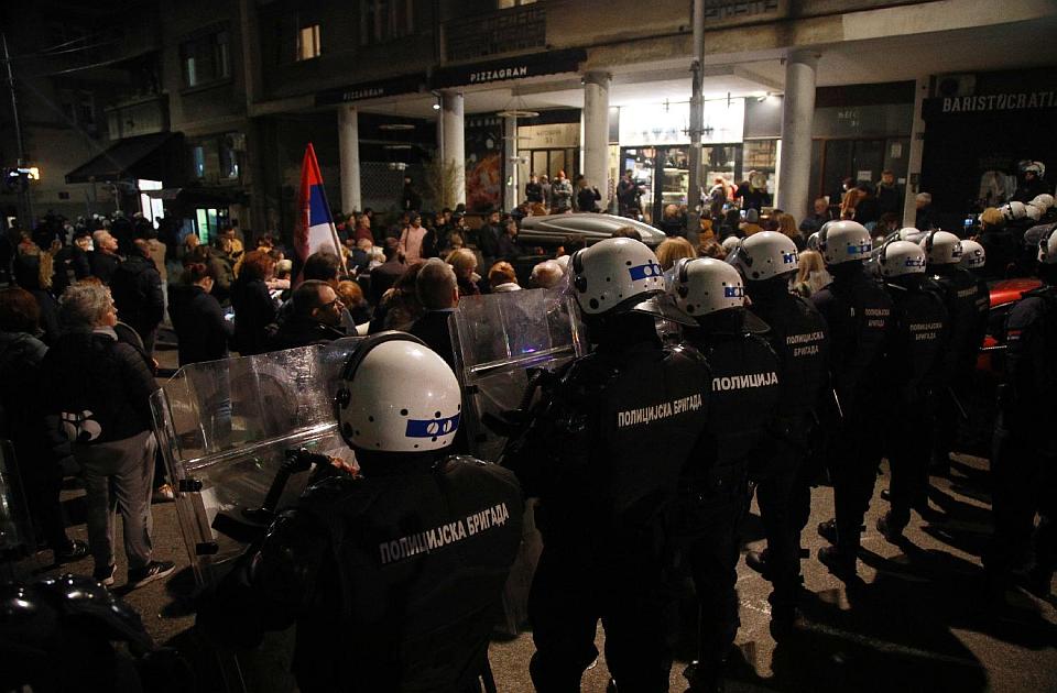 VIDEO: Završen protest u Beogradu zbog privođenja aktivistkinja za ljudska prava