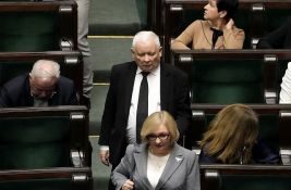 Poslanici prethodne vlasti dežuraju u poljskoj televiziji da spreče promene