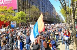 Pijačni prodavci prekinuli blokadu autoputa u Beogradu, dogovoren sastanak sa Vučićem