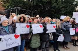 FOTO, VIDEO: Ispred Školske uprave u Novom Sadu poručeno - 