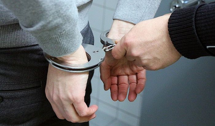 Trojica mladića uhapšena zbog pljački prodavnica u Novom Sadu i okolini