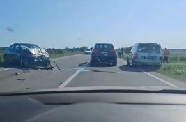 VIDEO: Težak udes na putu Novi Sad - Zrenjanin, stvara se gužva