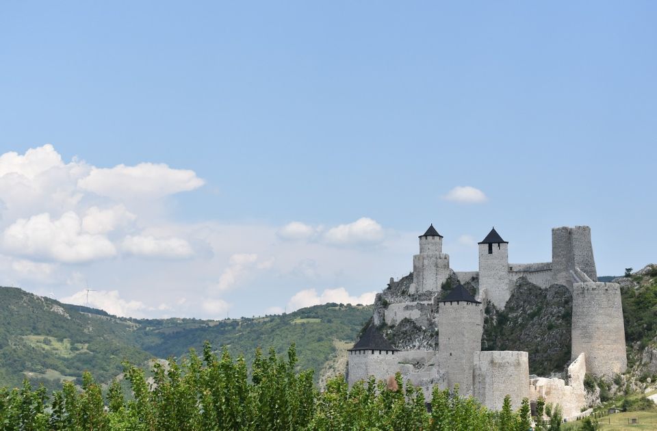 Usvojena uredba o turističkim vaučerima za odmor u Srbiji: Objavljeno ko će imati prava na njih