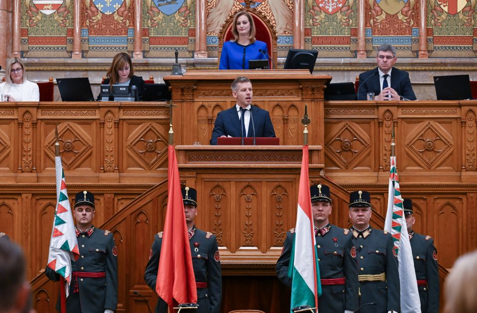 Mađar: Ispitujemo milijardu evra kredita datih Severnoj Makedoniji