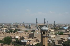 Pred punim stadionom: Dečak od 13 godina u Avganistanu javno pogubio ubicu svoje porodice 