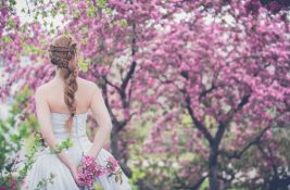 Venčanje sa drvetom: Neobična ceremonija koja je nastala iz straha od nesreće i smrti