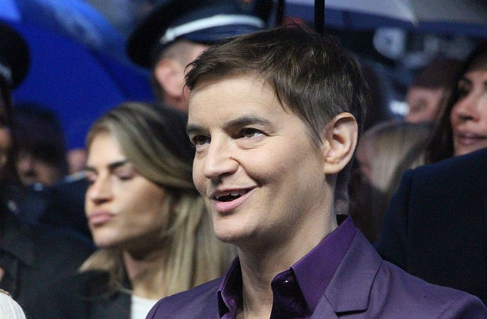 Brnabić o izveštaju N1 o plaćanju ljudi da budu na skupu SNS: "Glupost, ljude ne možete da kupite"