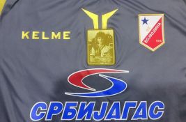 Voša u dresovima sa likom Siniše Mihajlovića na meču protiv Crvene zvezde