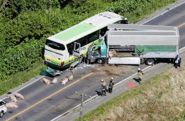 FOTO: Petoro poginulo u sudaru kamiona i autobusa u Japanu