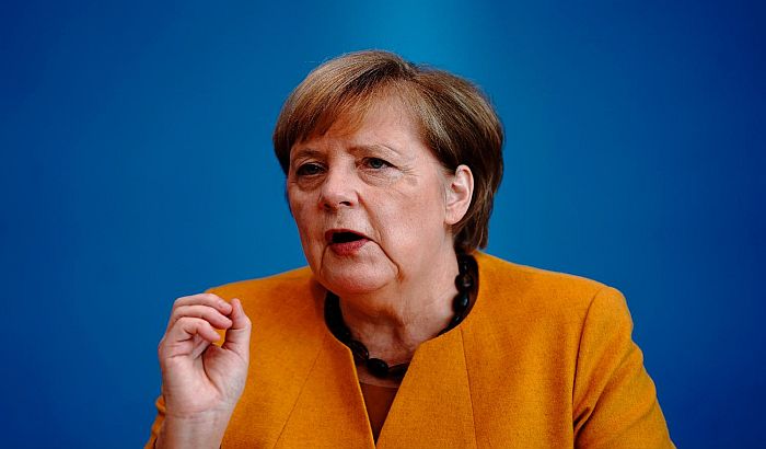 Merkel poziva na disciplinu, božićni praznici biće u seni virusa