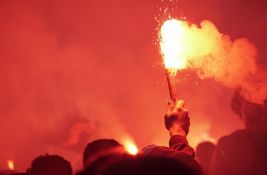 Sukob navijača u Mostaru: Gađali se pirotehnikom i kamenicama