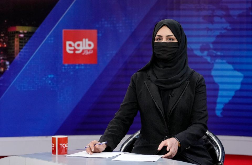 VIDEO: Televizijske voditeljke u Avganistanu ipak pokrile lice - pod ucenom