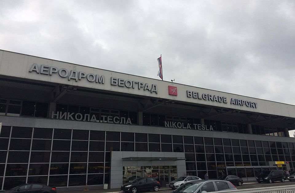 Još jedna lažna dojava o bombi u avionu na beogradskom aerodromu, peta u poslednjih šest dana
