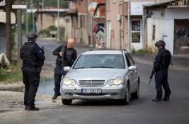 Kosovski ministar pokazao dokumenta Radoičića: Nađena su u mercedesu, sumnjamo da je i on napadač