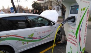 FOTO: Novi Sad dobio prvi punjač za električne automobile