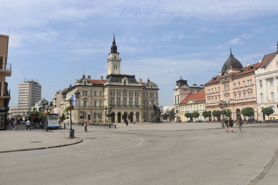 FOTO: Pusti centar Novog Sada na 37 stepeni