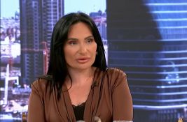 Nastavlja se iznošenje Vučićevih portreta iz institucija: Jedan 