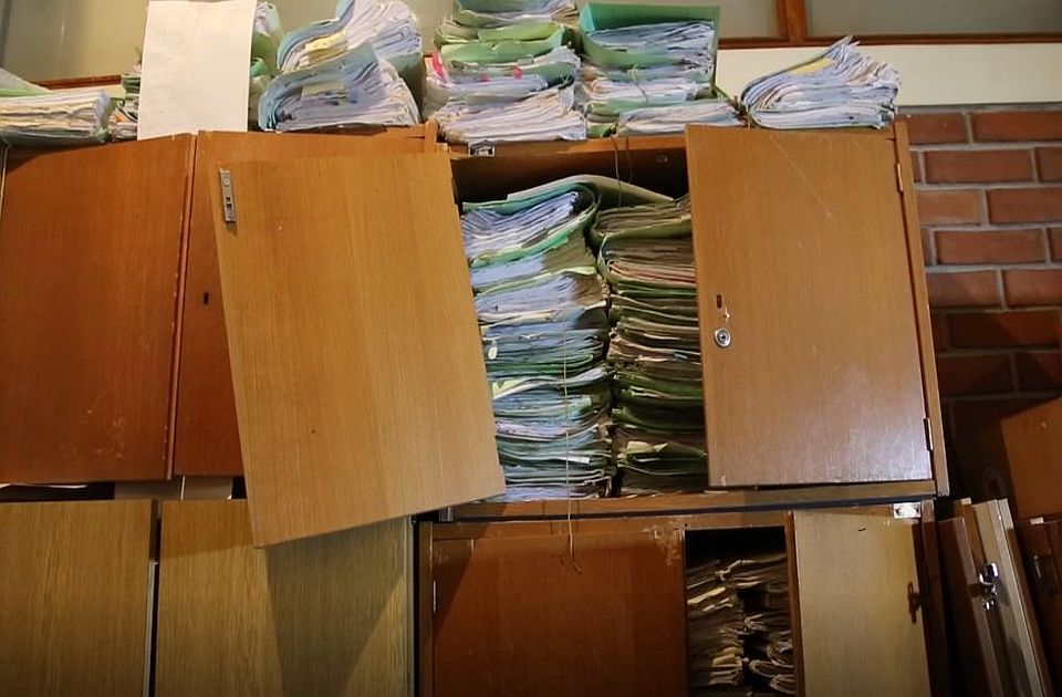 OJT u Novom Sadu: Pronađena dokumentacija u više džakova, utvrđuju se relevantne činjenice