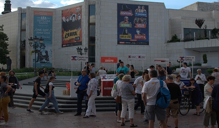 FOTO: SZS održao protest zbog uništavanja parkova u Novom Sadu