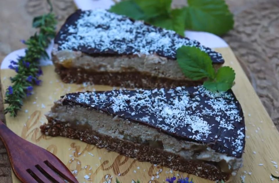 VIDEO: Kremasti kolač od banane i kokosa - bez pečenja