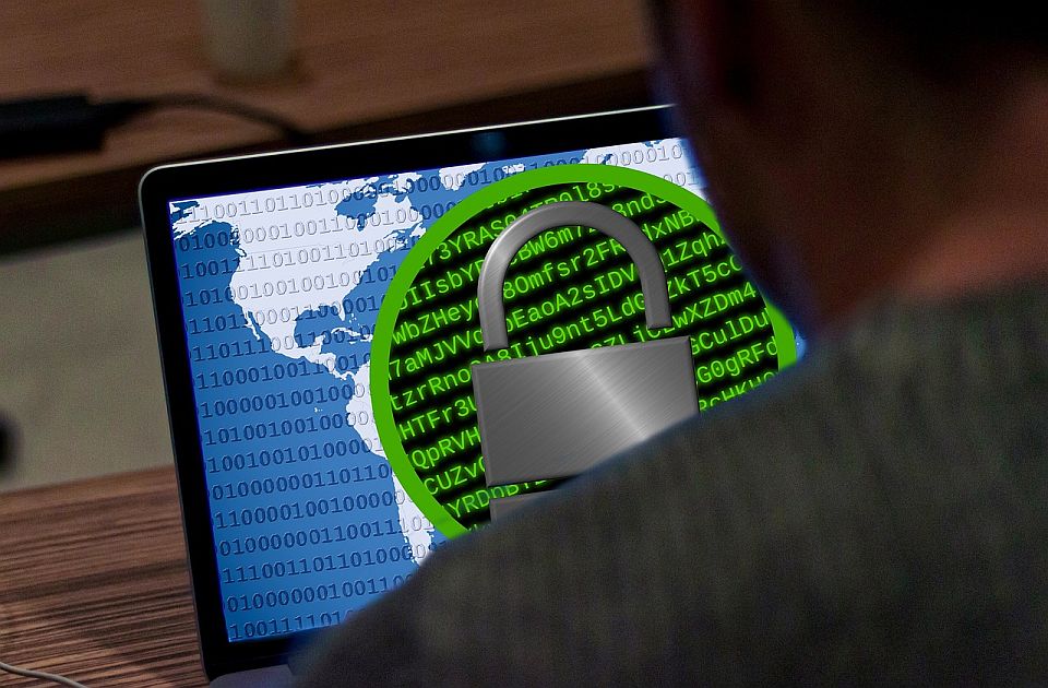 Europol i FBI razorili infrastrukturu sajbermreže povezane sa Rusijom Europol i FBI razorili infrastrukturu sajbermreže povezane sa Rusijom