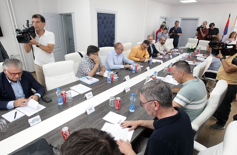 Završen sastanak dela opozicije i NVO: U fokusu birački spisak i izborni uslovi