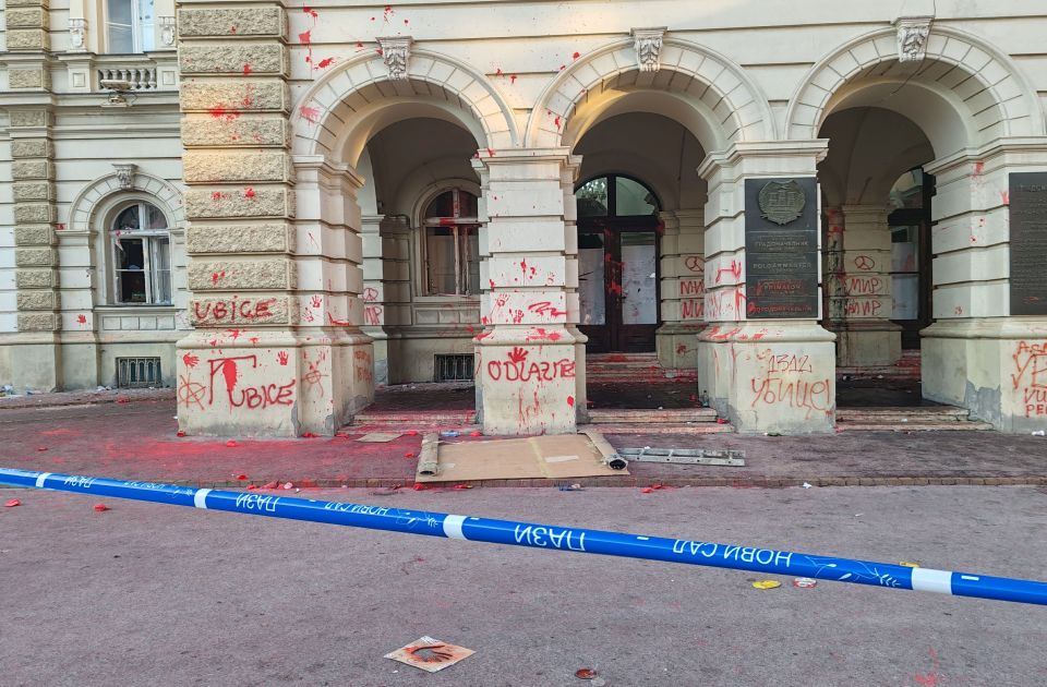 Obnova Gradske kuće nakon novembarskog protesta: Milioni za projektnu dokumentaciju Obnova Gradske kuće nakon novembarskog protesta: Milioni za projektnu dokumentaciju