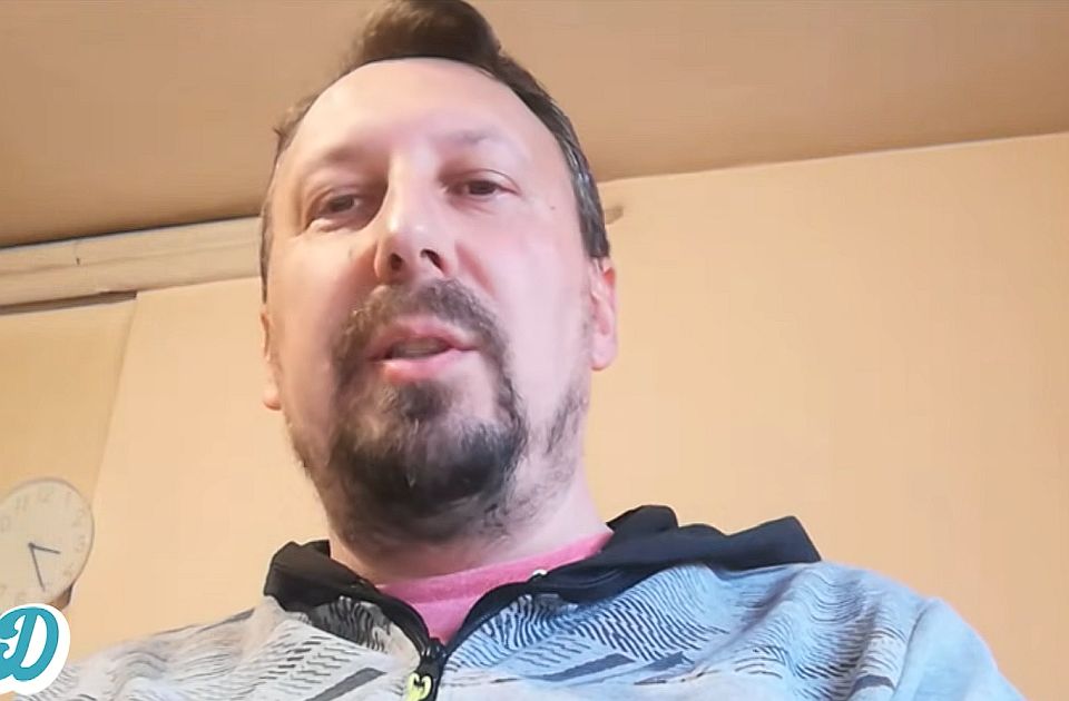 Protest u Staroj Pazovi zbog prebijanja profesora tokom izbornog dana