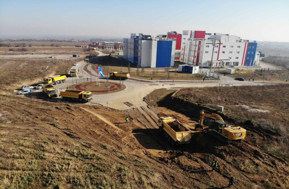 FOTO: Počelo komunalno opremanje Mišeluka, vredno milijardu dinara