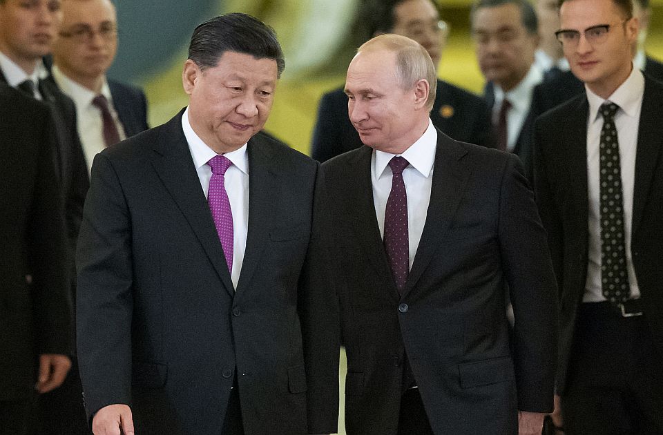 AP: Sastanak kineskog i ruskog predsednika kao podsticaj izolovanom Putinu